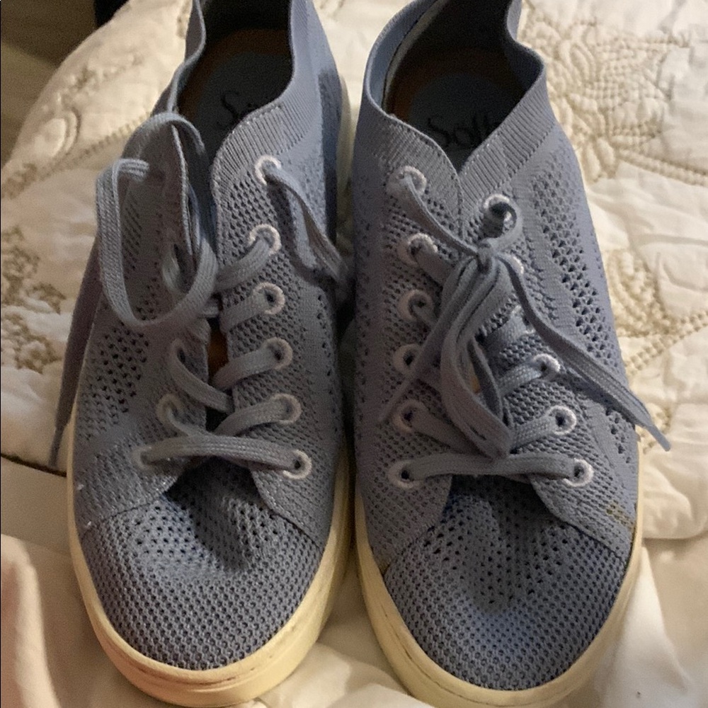 Soft Brand Women's Athletic Shoes in Light Blue